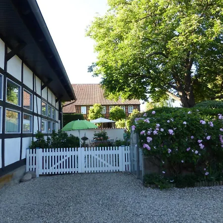 Appartamento „friesland“ - Wunderschoenes In Fachwerkhaus