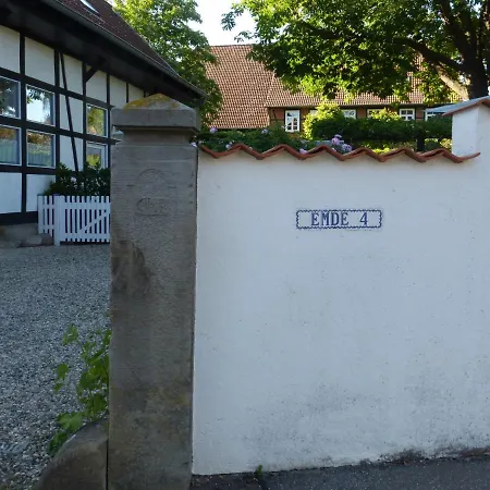 Appartamento „friesland“ - Wunderschoenes In Fachwerkhaus *